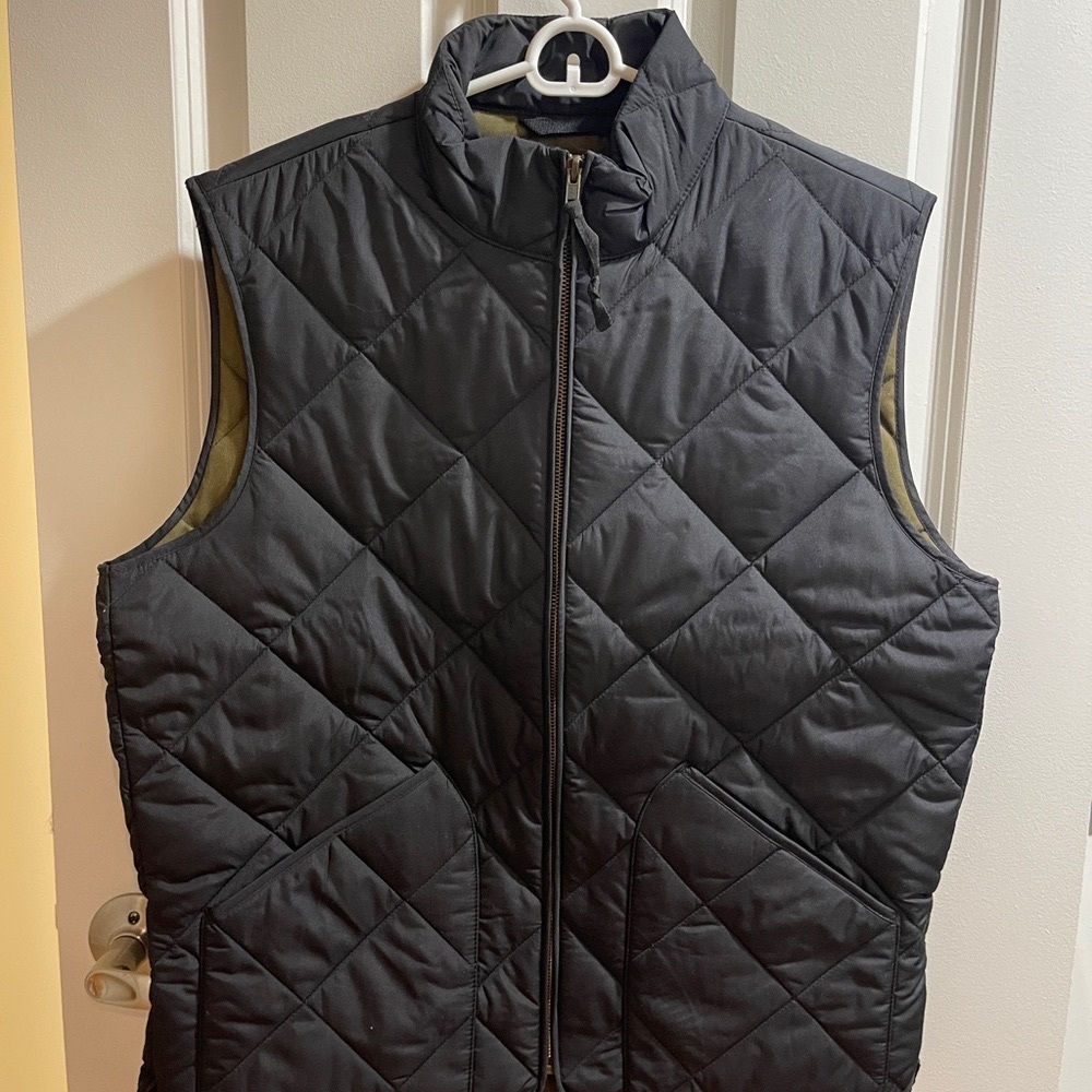 J.Crew Men’s Vest in Navy. Size Medium.